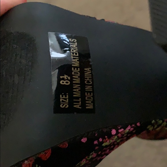 NWOT Qupid Floral Brocade Chunky Platform Heel - Picture 9 of 12